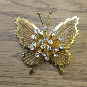 Stunning Monet Gold Tone Butterfly Rhinestone Brooch Sparkle 3D Vtg